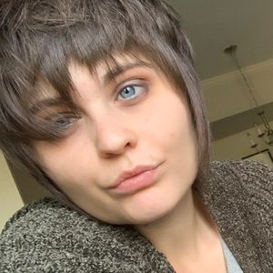 Meet your Posher, Bailey